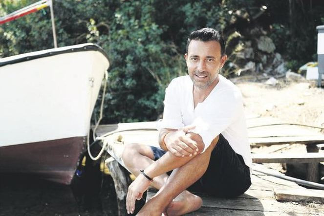 Mustafa Sandal sevgilisi Melis Sütşurup'a ihanet mi etti?