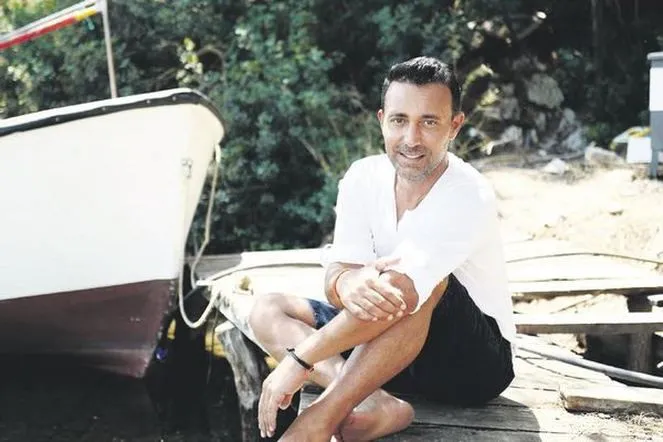 Mustafa Sandal sevgilisi Melis Sütşurup'a ihanet mi etti?