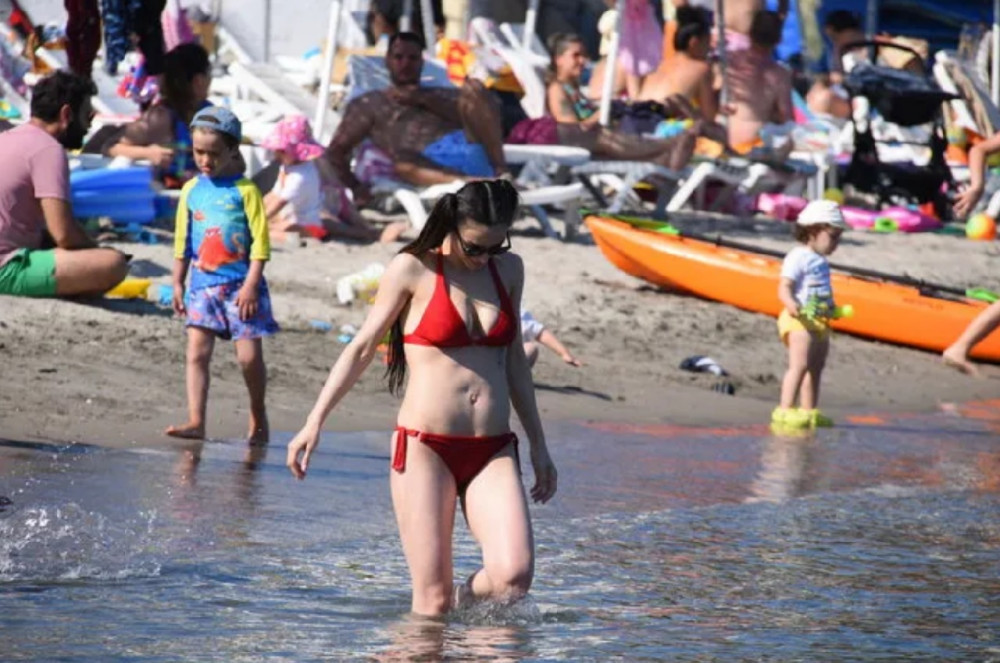 Yağmur Aşık Bodrum'da stres attı