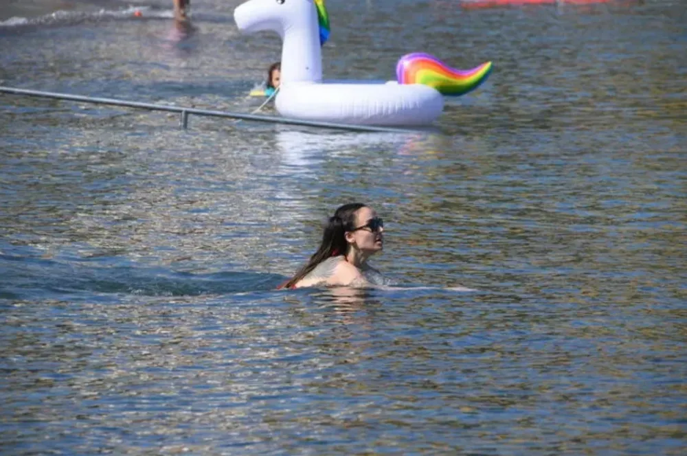 Yağmur Aşık Bodrum'da stres attı