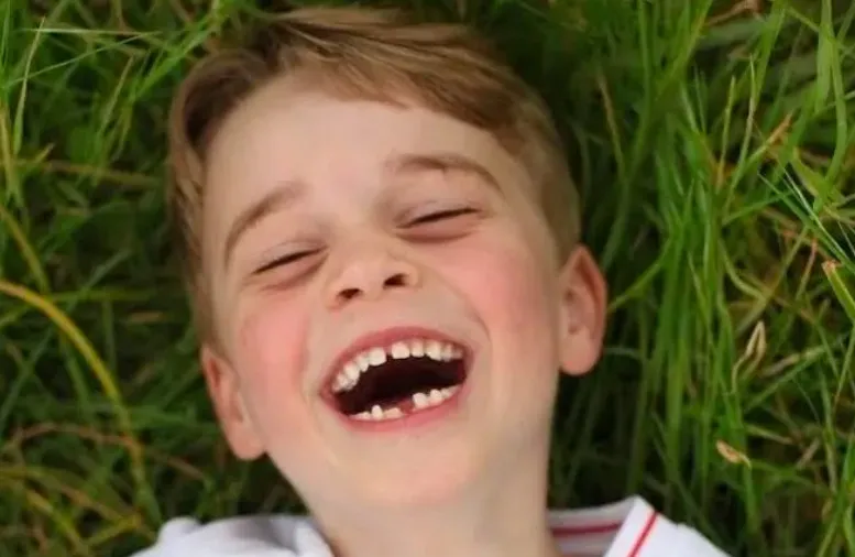 Kate Middleton Prens George'un yeni fotoğraflarını paylaştı