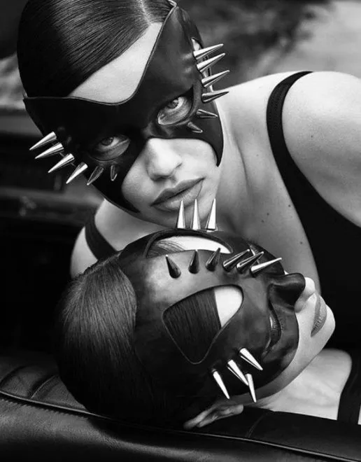 Adriana Lima ve Irina Shayk Vogue İspanya dergisine kapak oldu