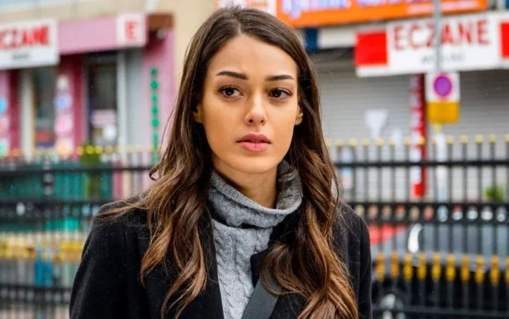Show TV peşini bırakmadı! Dilan Çiçek Deniz bomba projeyle geri dönüyor!