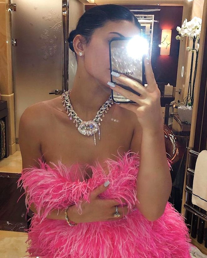 Kylie Jenner'a sevgilisi 2 milyon TL değerinde mücevher hediye etti
