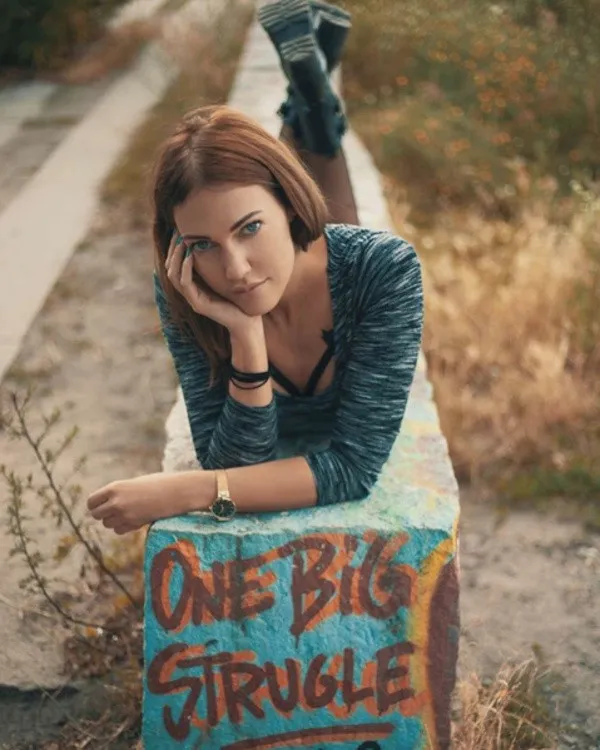Meryem Uzerli'den seksi poz! Ev halini paylaştı