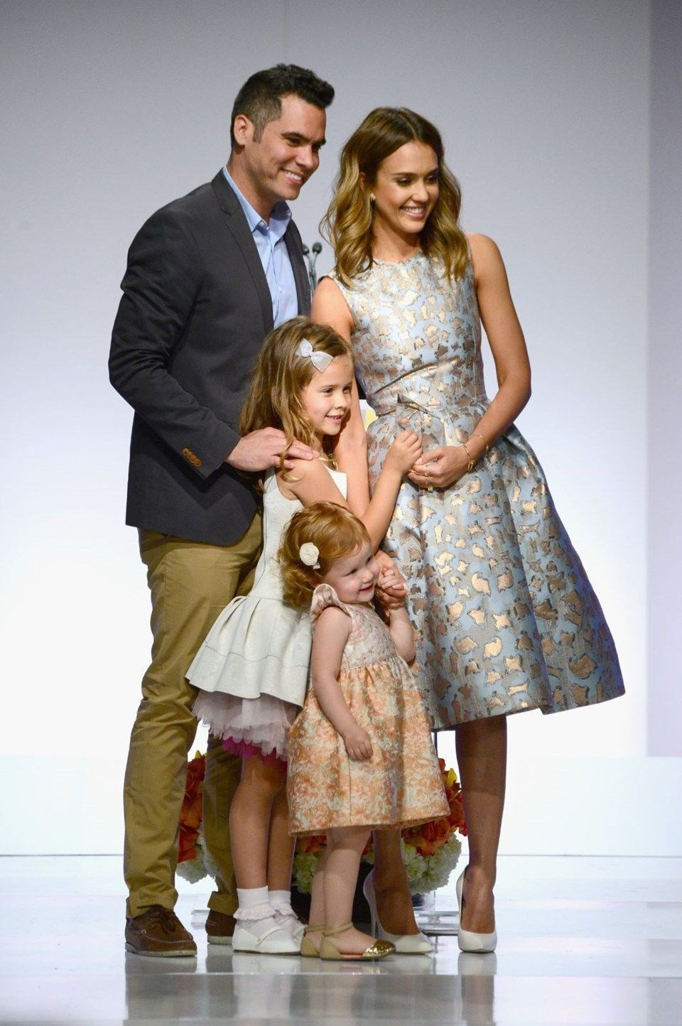 Jessica Alba: Üç çocuğum var, vücudumu patlattılar ama bana hava hoş!
