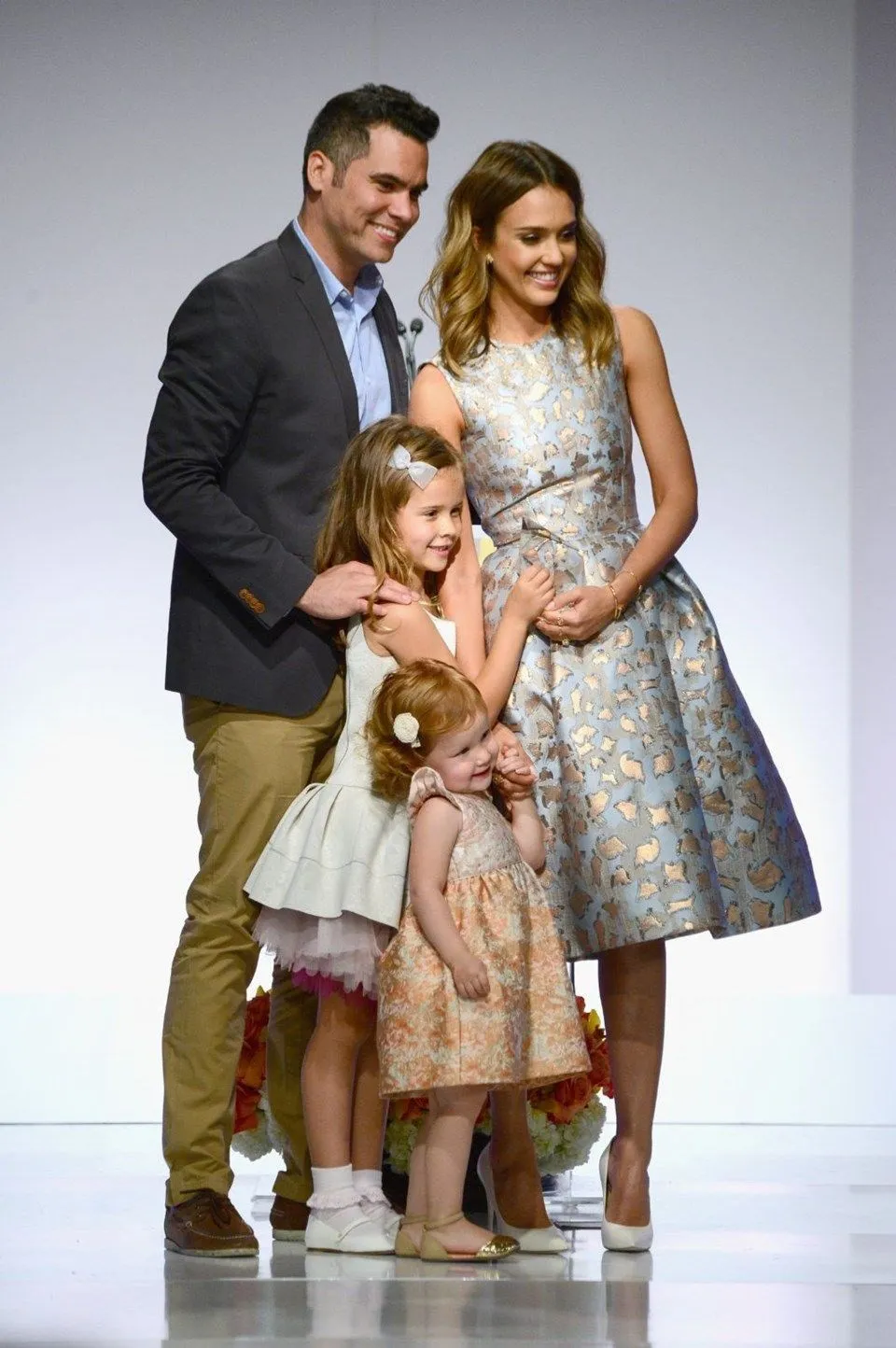 Jessica Alba: Üç çocuğum var, vücudumu patlattılar ama bana hava hoş!