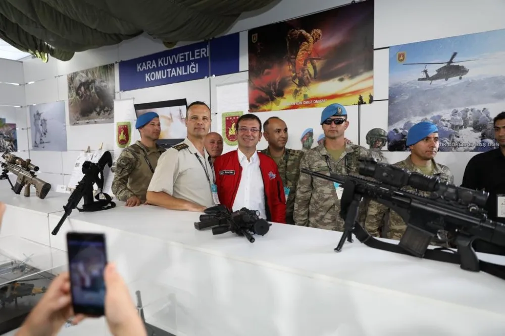Ekrem İmamoğlu TEKNOFEST’e katıldı: Cezeri’yi inceledi