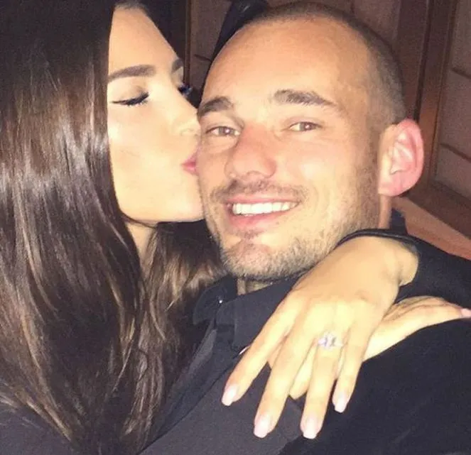 Yolanthe Cabau ile boşanmanın eşiğinden dönen Wesley Sneijder akıllanmadı