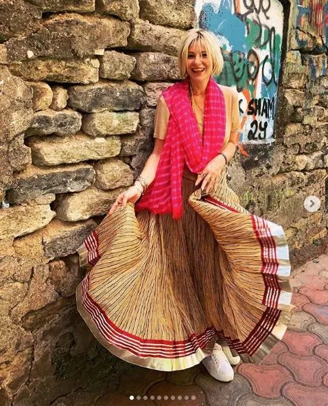 Ayşe Arman'a sürpriz yapan Ömer Dormen'in el hareketi olay oldu