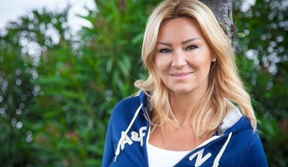 Pınar Altuğ öpüşme fotoğrafına gelen edep yorumunu görünce çıldırdı