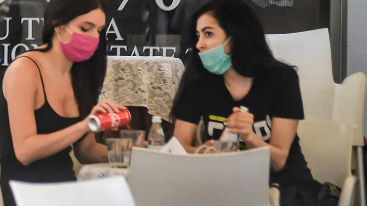 Koronavirüs sonrası yeni normal: Sadece arkadaş mısınız?
