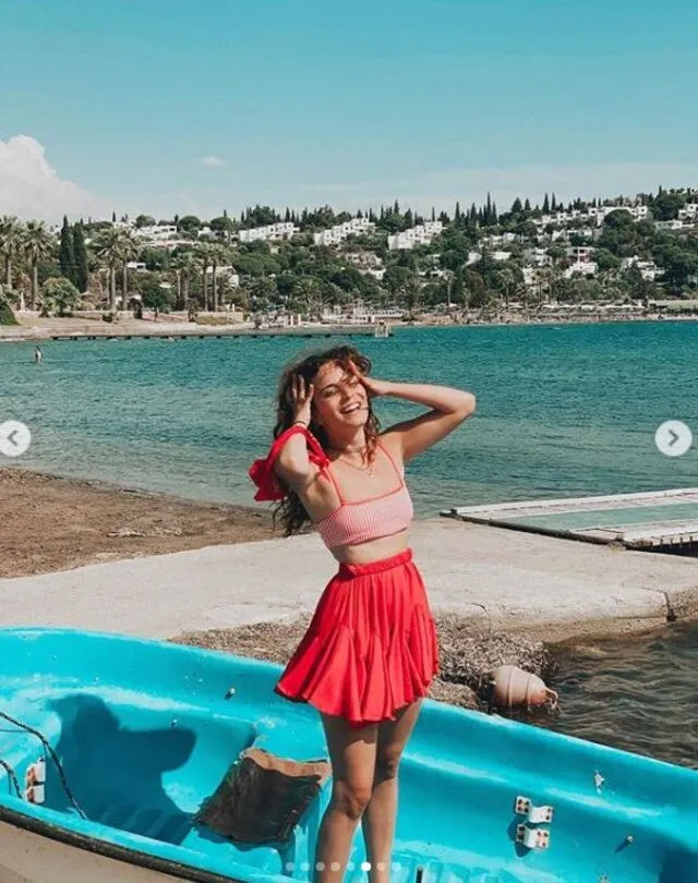 Aslı Bekiroğlu meslektaşlarını fotoğraflarla ti'ye aldı