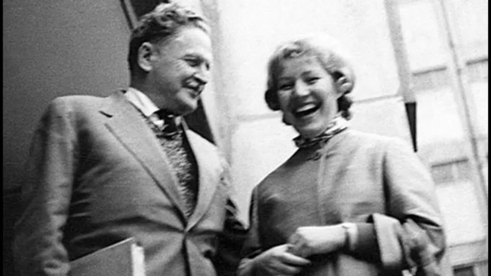Mavi Gözlü Dev Şair Nazım Hikmet ölümünün 57'nci yıldönümünde anıldı!