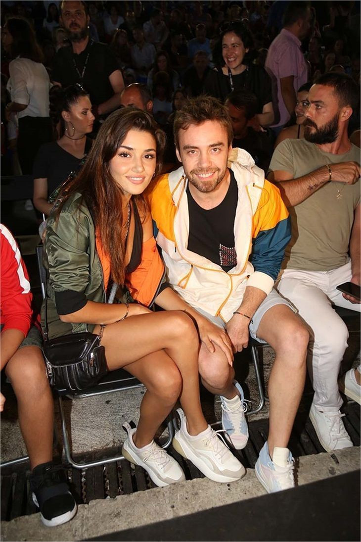 Hande Erçel Murat Dalkılıç'tan ayrıldığını böyle duyurdu