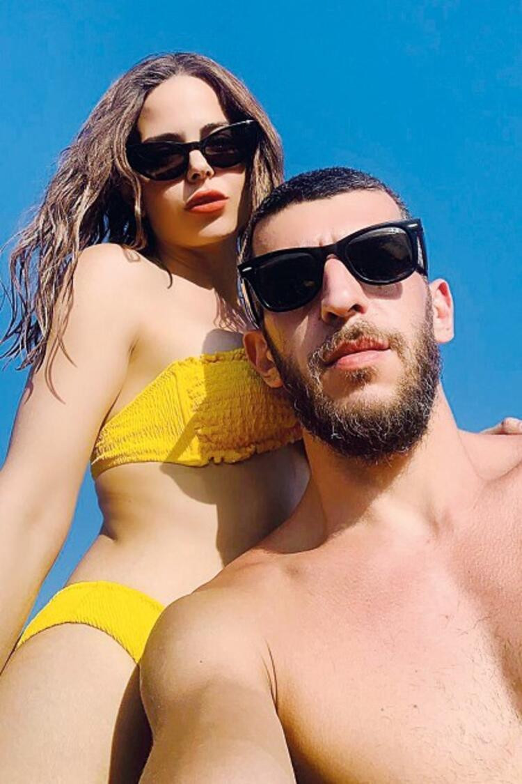 Simge Sağın, yeni sevgilisi Aytaç Özgümüş'le ilk pozunu verdi!
