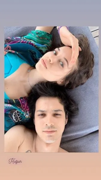 Afra Saraçoğlu ile sevgilisi Mert Yazıcıoğlu'ndan aşk pozu