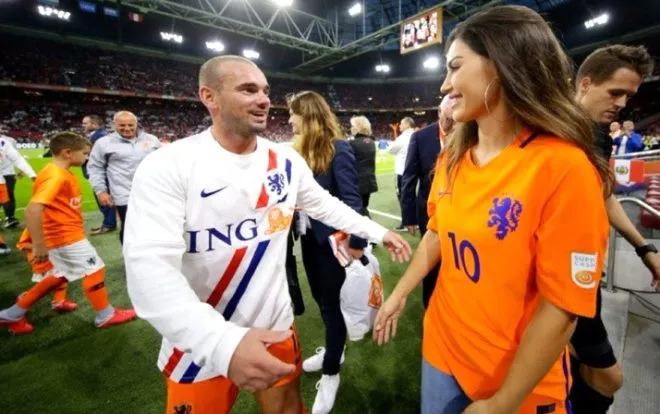 Ünlü model Yolanthe'den çok konuşulacak Sneijder kararı!