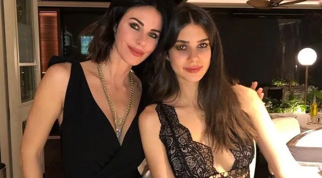 Defne Samyeli'den kıyafet eleştirilerine yanıt: Başörtüsü döneminden...