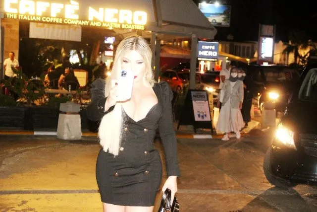 Cinsiyet değiştirip kadın olan Jessica Alves Bodrum'da objektiflere takıldı