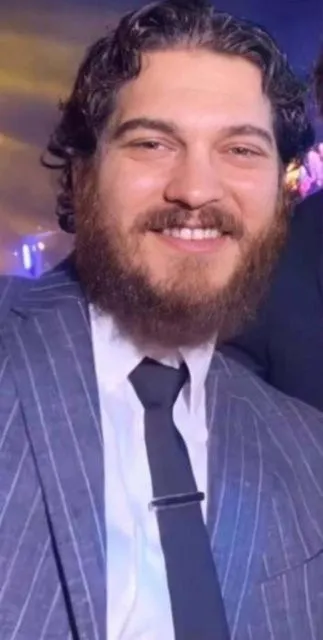Çağatay Ulusoy ile Duygu Sarışın’dan ayrılmadık pozu