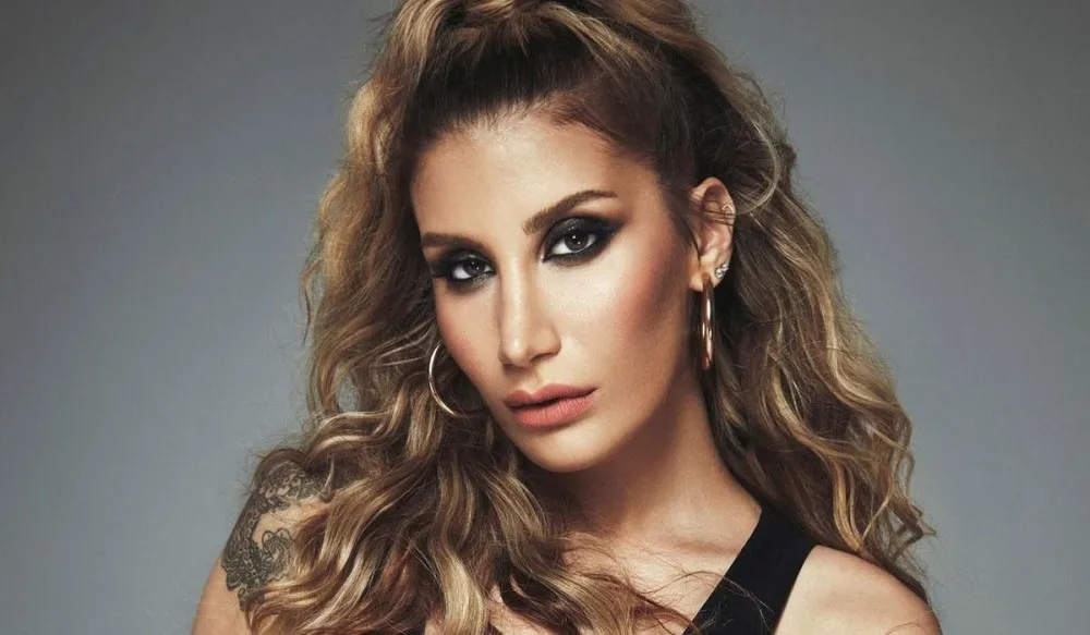 İrem Derici: Mastürbasyon Yaparken Annem Bastı