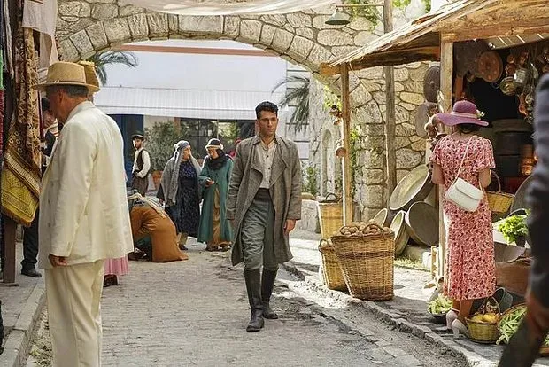 Ekranlarda 6 Yeni Dizi Başlıyor: Aziz, Üç Kuruş, Destan, El Kızı, Elbet Bir Gün