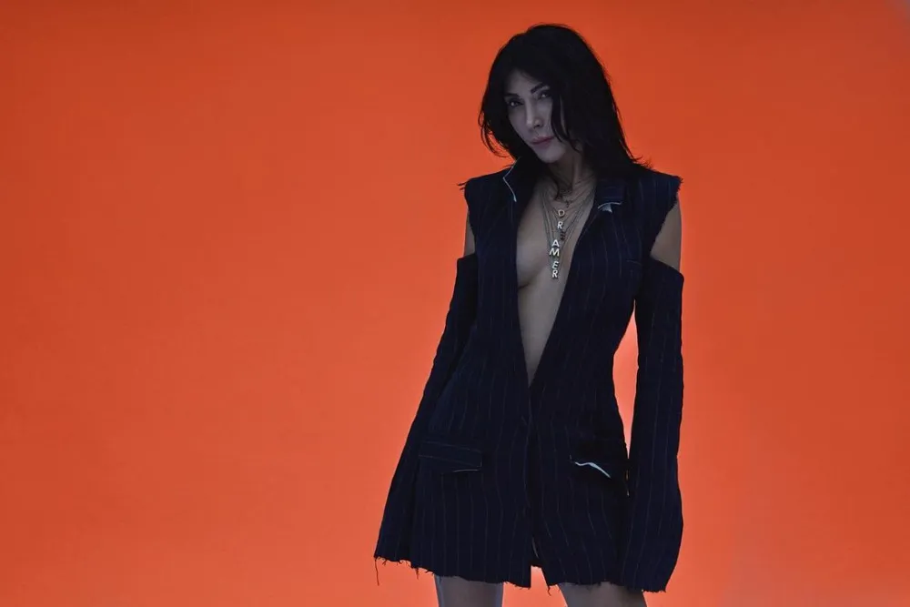 Hande Yener: Bana Kırmızı Çok Yakışıyor!