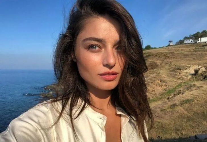 Ayça Ayşin Turan'ın Estetiksiz Halini Görenler Şaşkına Dönüyor