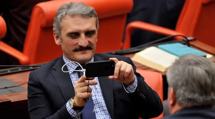 AKP'li Çamlı'nın Anıtkabir Paylaşımı Sert Tepki Topladı