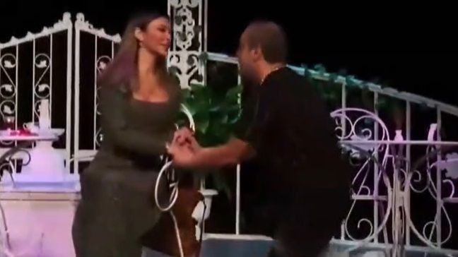 Hamdi Alkan'dan Eşine Öpüşme İzni