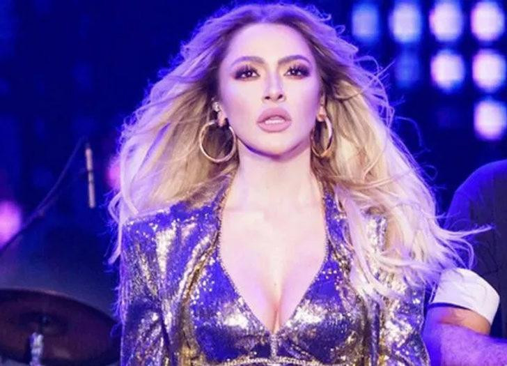 Hadise 90'lara Geri Döndü: Paylaşımları Mest Etti