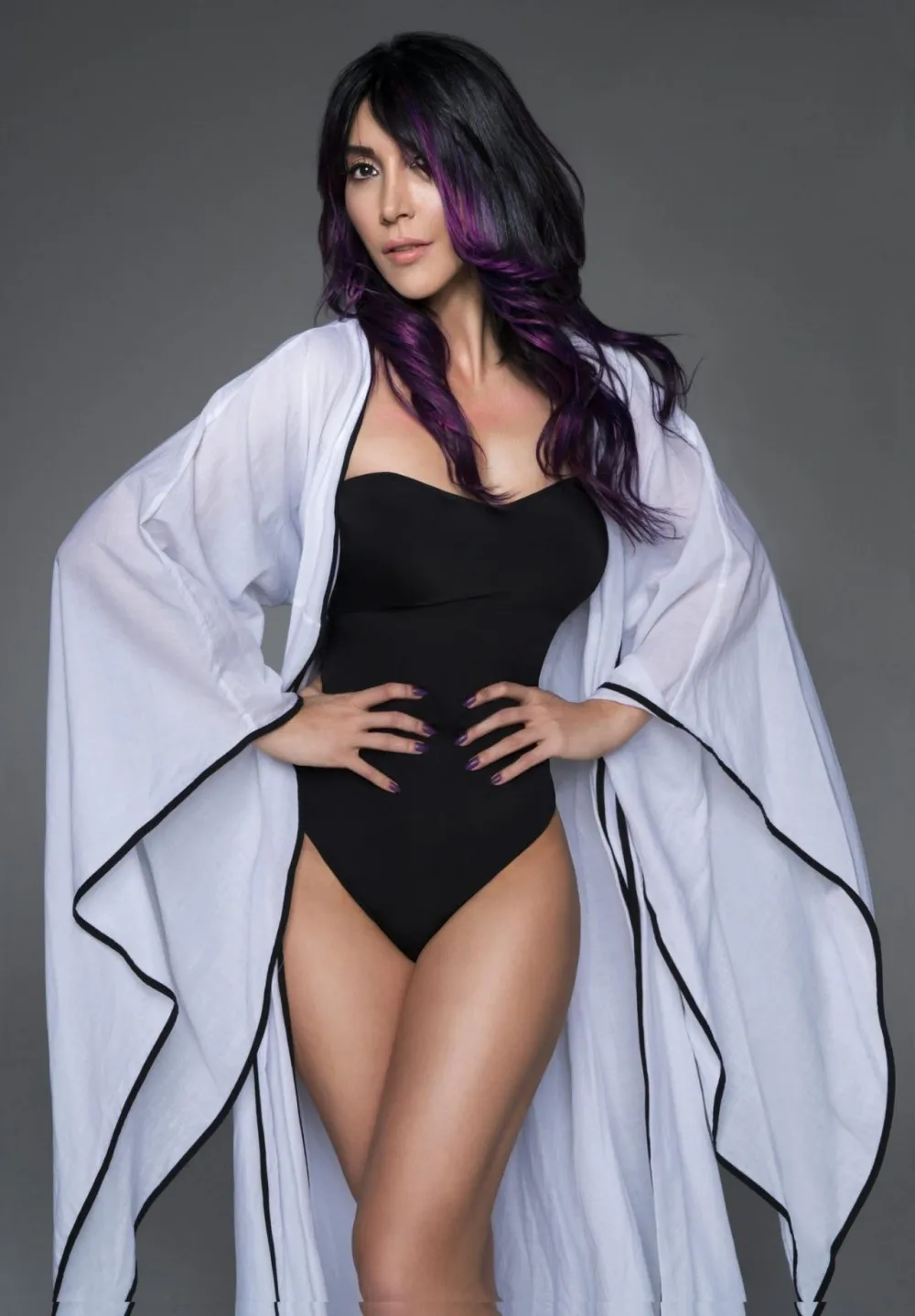 Hande Yener 3 Bin Dolarlık Swarovski Saçı ile Hamama Girdi