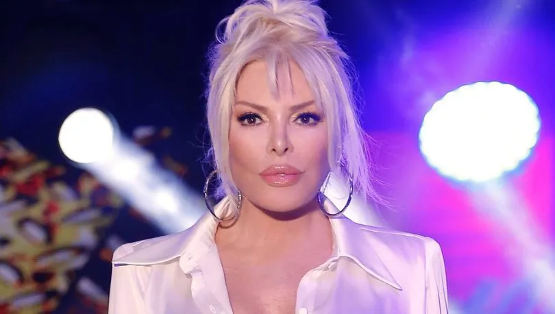 Ajda Pekkan Dert Yandı: Çarşı Pazar Gezmek İstiyorum