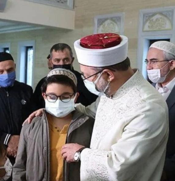 Ertuğrul Özkök: Ali Erbaş Sakalını Keserse Covide Karşı Daha İyi Mi Korunur