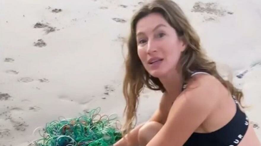 Ünlü Manken Gisele Bündchen, Kaplumbağanın Hayatını Kurtardı