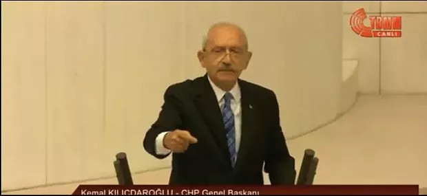 Kemal Kılıçdaroğlu'nun El Hareketi Gündeme Bomba Gibi Düştü