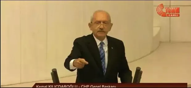 Kemal Kılıçdaroğlu'nun El Hareketi Gündeme Bomba Gibi Düştü