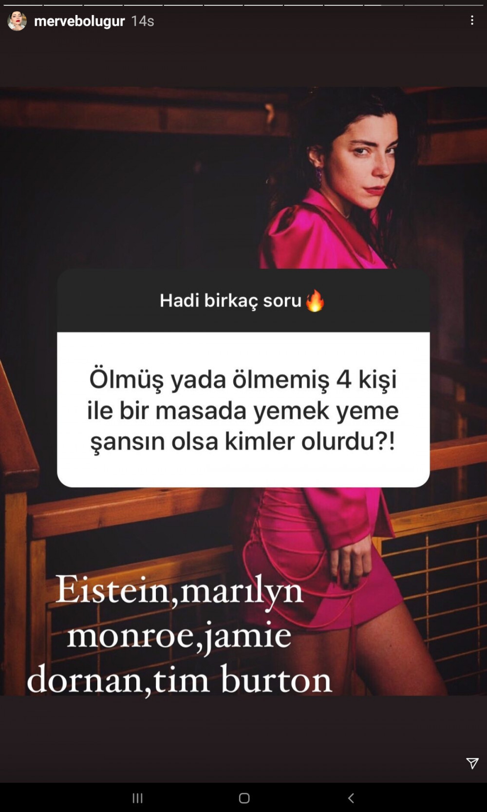 Merve Boluğur İç Çamaşırsız Pozlarıyla Yine Gündem Oldu