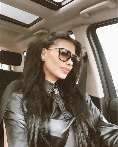 Şarkıcı Hatice Burcu Özberk'i Neden Hedef Aldı?