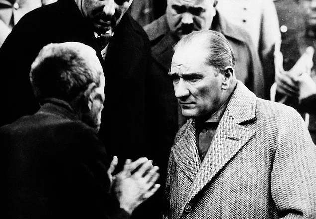 Atatürk'ün Yazdığı İddia Edilen Mektup: Torpil Nasıl Yapılır?