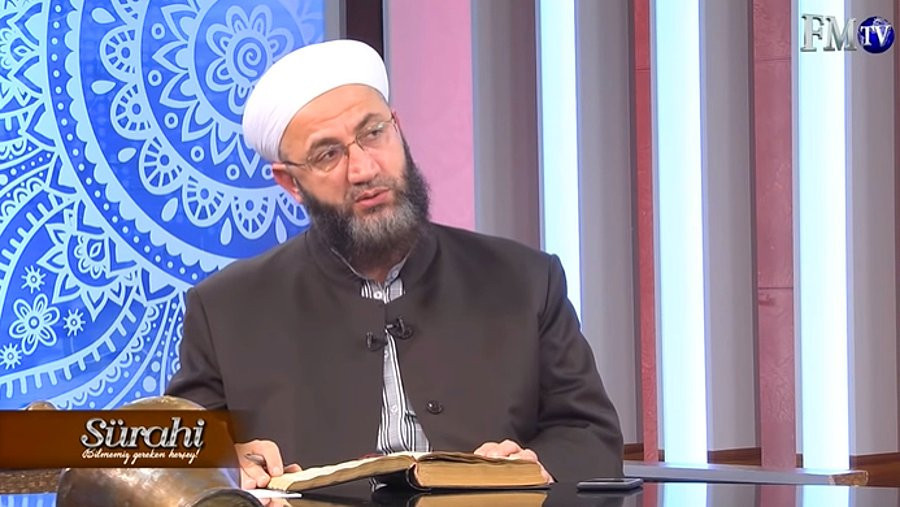 Kadın Kocasına İsmiyle Hitap Edemez Diyen Hoca Sosyal Medyada Gündem Oldu