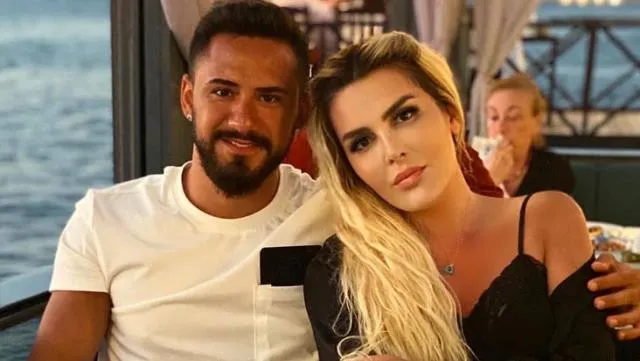 Selin Ciğerci Eşi Gökhan Çıra ile Evlat Edineceklerini Açıkladı