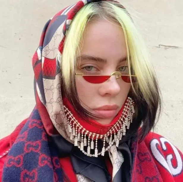 Billie Eilish Cesur Pozlarıyla Ortalığı Yaktı