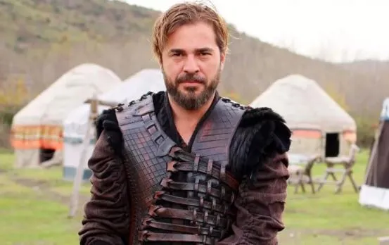 Engin Altan Düzyatan'a Sahte Çek Yazan Fenomen Gözaltına Alındı
