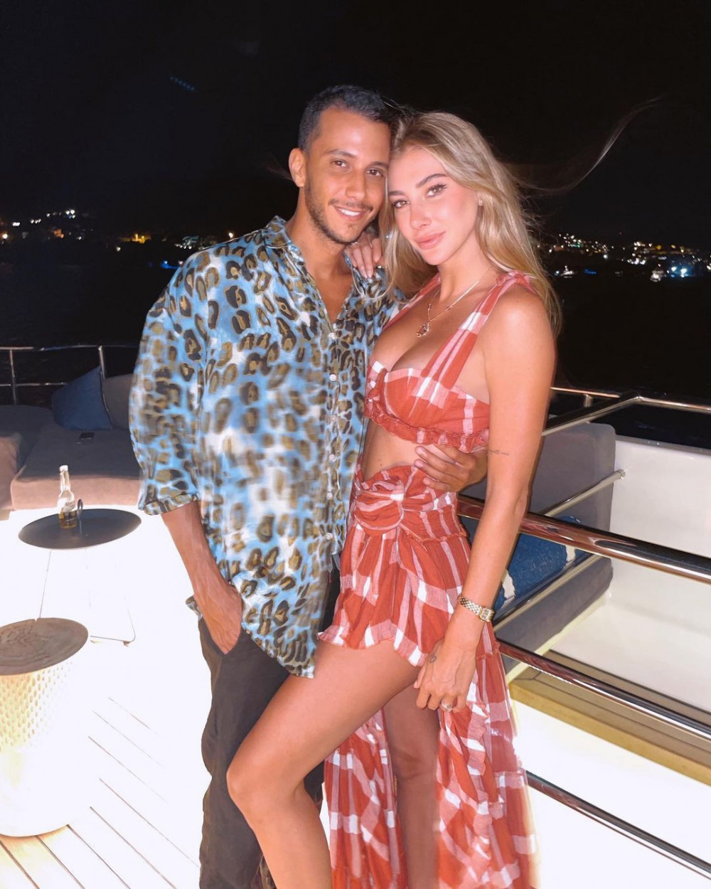 Şeyma Subaşı Lüks Villa Tatilinden Paylaşımlara Devam Ediyor