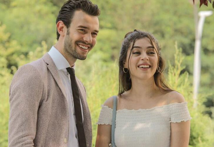 Baht Oyunu Dizisinin Yıldızları Aşk mı Yaşıyor?