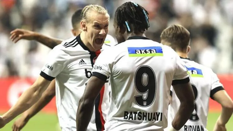 Beşiktaş Taraftarı Acun Ilıcalı'ya Sesleniyor! Maç TV8'de Yayınlansın