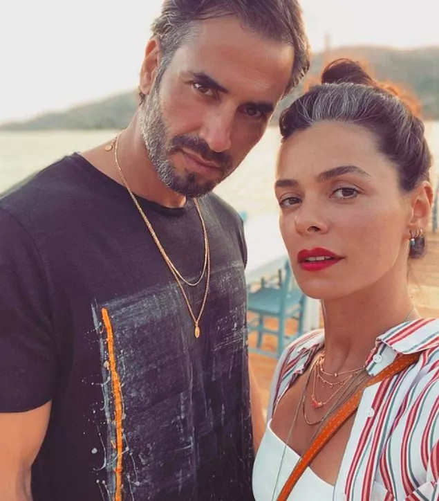 Özge Özpirinçci ve Burak Yamantürk Sessiz Sedasız Evlendiler!