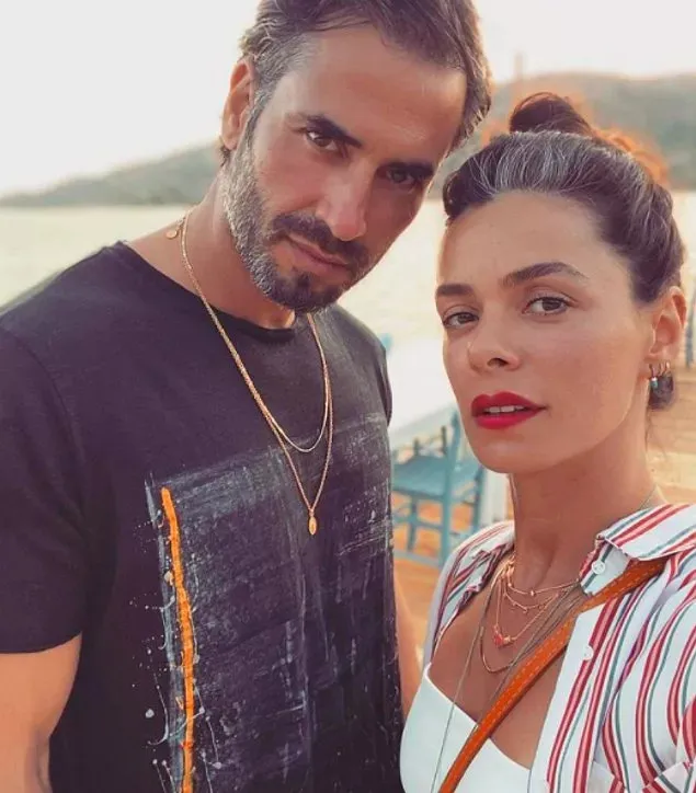 Özge Özpirinçci ve Burak Yamantürk Sessiz Sedasız Evlendiler!